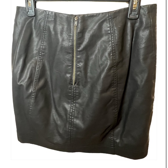 Free People Mini Skirt Size 8 - Picture 2 of 9